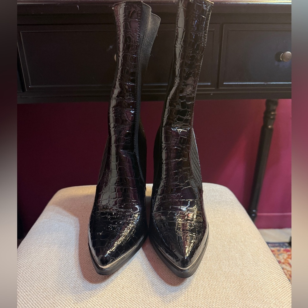 Sleek Black Croc-Embossed Heeled Boots
